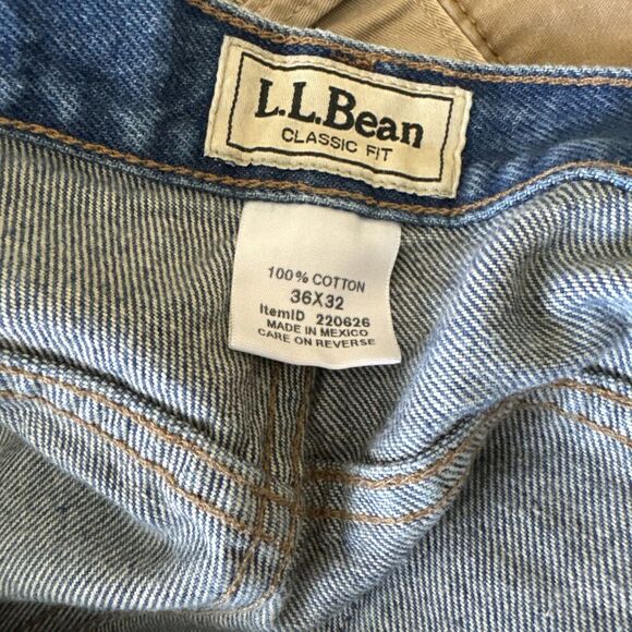 L.L. Bean Men's Double L Jeans, Classic Fit, Straight Leg 36x32 - Picture 1 of 4